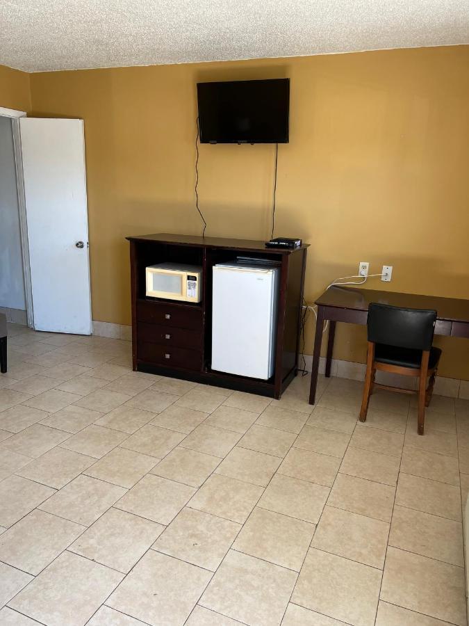 Budget Inn Decatur Priceville Exteriör bild